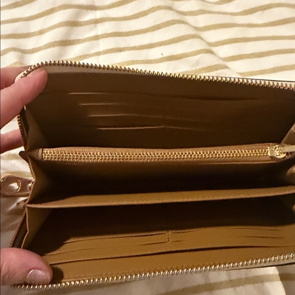 Coach Beige Signature Canvas Satchel with Matching Wristlet and Wallet - Picture 9 of 13